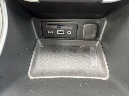 Used 2023 GMC Terrain SLT image 22