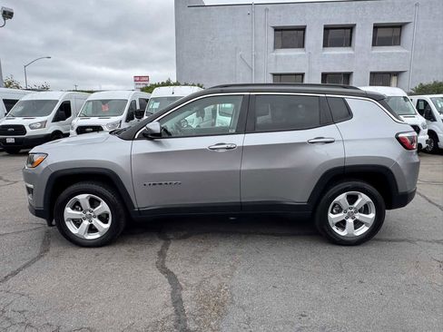 Used 2018 Jeep Compass Latitude w/ Popular Equipment Group AWD/4WD image 8