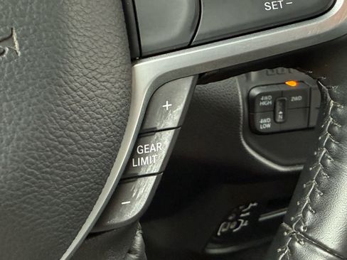 Used 2024 RAM 3500 Big Horn image 27