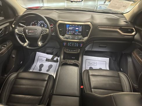 Used 2023 GMC Acadia Denali w/ Denali Ultimate Package FWD image 18