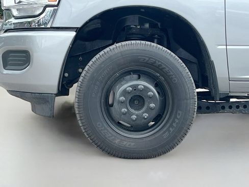 Used 2024 RAM 3500 Tradesman w/ Chrome Appearance Group AWD/4WD image 29