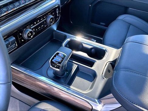 Used 2024 Chevrolet Silverado 1500 LT Trail Boss w/ LT Trail Boss Premium Package image 18