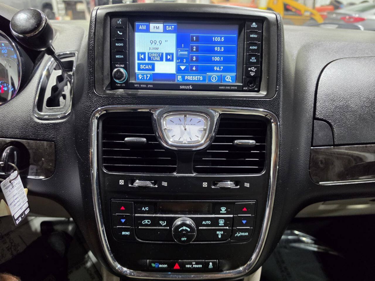 Used 2011 Chrysler Town & Country Touring FWD image 35