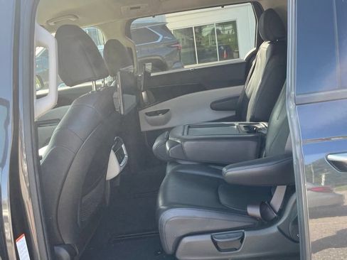 Used 2022 Kia Carnival SX FWD image 4