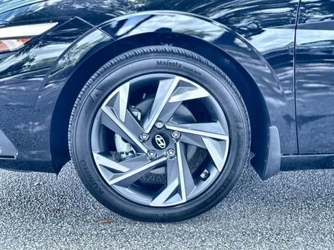 Used 2025 Hyundai Elantra Sport w/ Cargo Package FWD image 11