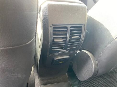 Used 2019 Ford Escape Titanium image 18