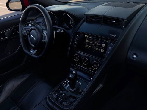 Used 2016 Jaguar F-TYPE R image 25