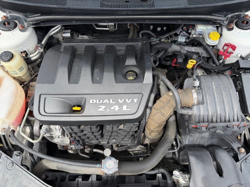 Used 2014 Chrysler 200 Touring FWD image 31