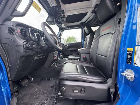 Used 2024 Jeep Wrangler Unlimited Rubicon AWD/4WD image 13