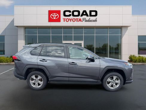 Used 2025 Toyota RAV4 XLE FWD image 6