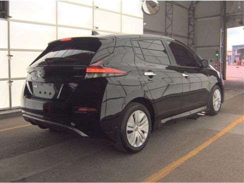 Used 2025 Nissan Leaf S image 3