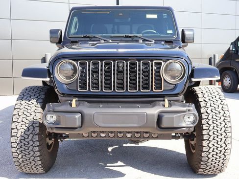 Used 2024 Jeep Gladiator Rubicon w/ Technology Group image 7