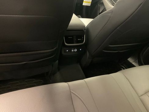 Used 2025 Subaru Outback Limited AWD/4WD image 27