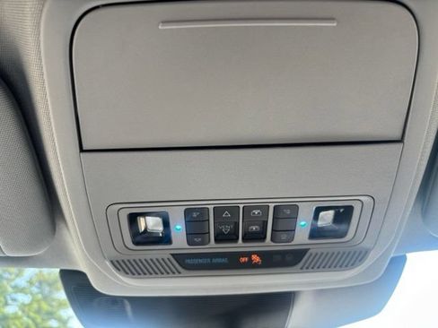 Used 2024 Ford Explorer XLT w/ Equipment Group 202A AWD/4WD image 23