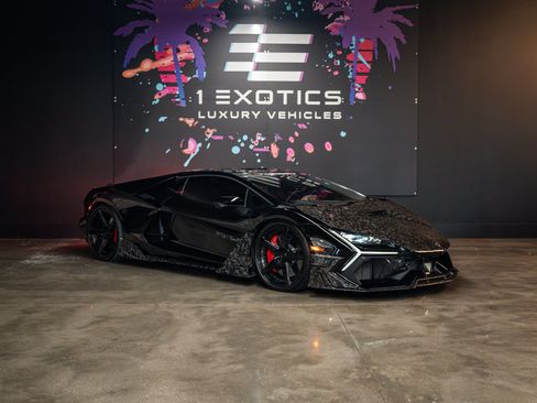Used 2024 Lamborghini Revuelto AWD/4WD image 5