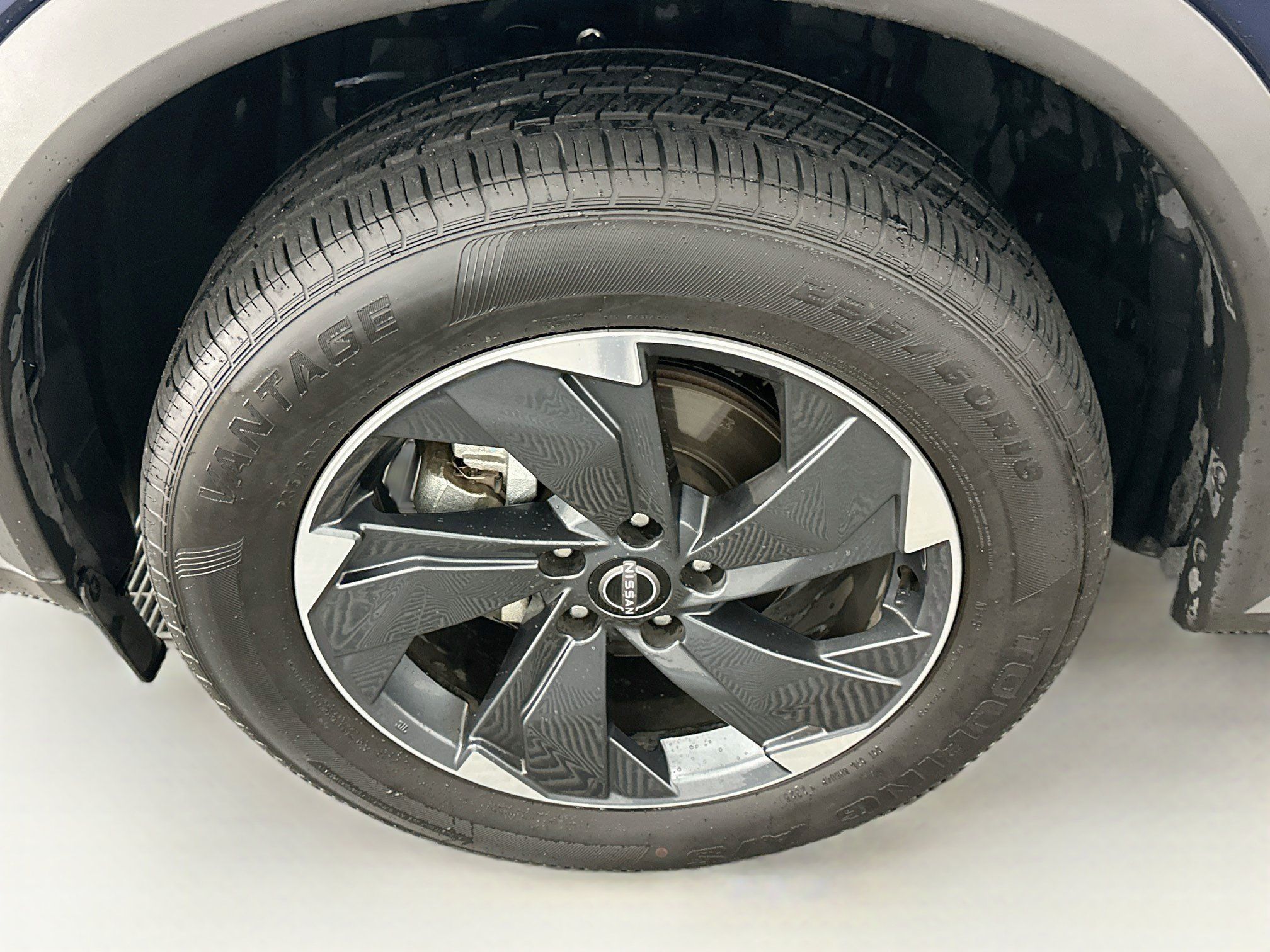 Used 2025 Nissan Rogue SV AWD/4WD image 11