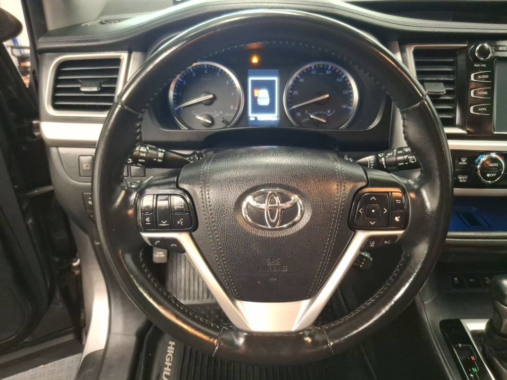 Used 2018 Toyota Highlander SE AWD/4WD image 18
