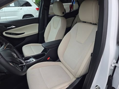 Used 2021 Buick Encore GX Preferred w/ Cold Weather Comfort Package FWD image 12