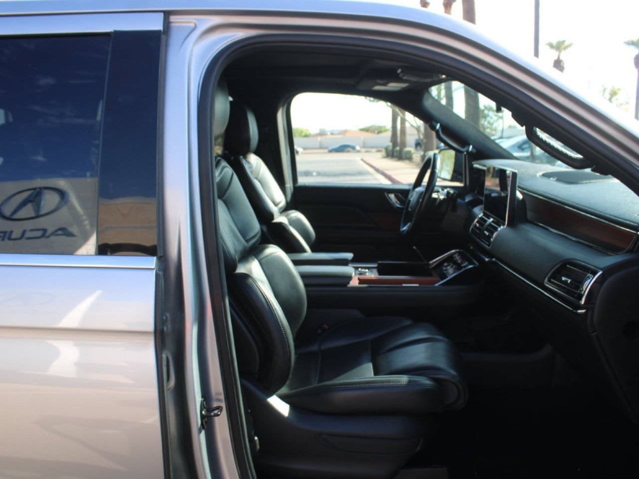 Used 2024 Lincoln Navigator L 4WD image 15