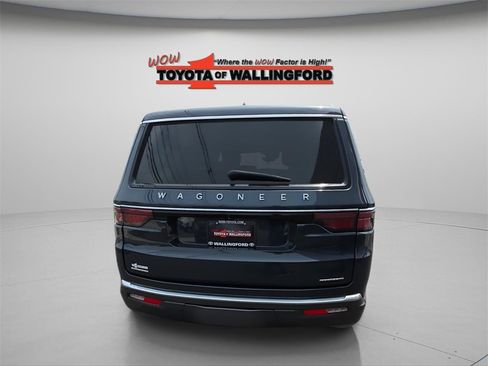 Used 2022 Jeep Wagoneer Series III w/ Premium Group I image 4