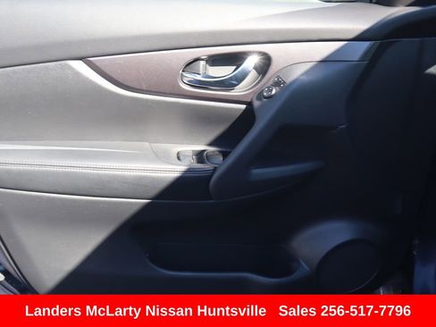 Used 2016 Nissan Rogue S image 20