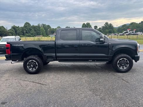 Used 2024 Ford F250 Lariat w/ Tremor Off-Road Package AWD/4WD image 9