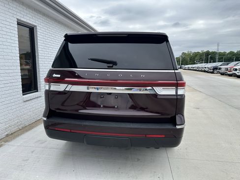 Used 2023 Lincoln Navigator Reserve AWD/4WD image 7