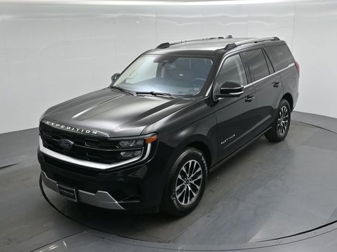 Certified 2025 Ford Expedition Platinum image 36