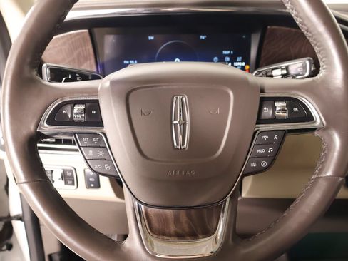 Used 2023 Lincoln Navigator L Reserve AWD/4WD image 3