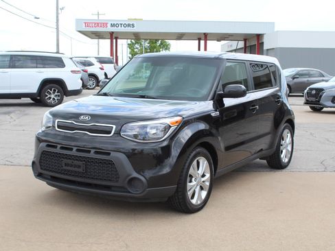 Used 2015 Kia Soul + w/ Audio Package FWD image 11
