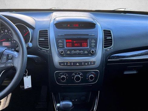 Used 2014 Kia Sorento LX FWD image 8