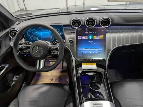 Used 2026 Mercedes-Benz GLC 300 4MATIC image 16