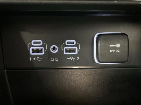 Used 2024 Jeep Grand Cherokee Laredo image 21