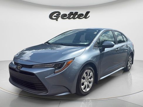 Used 2025 Toyota Corolla LE FWD image 1