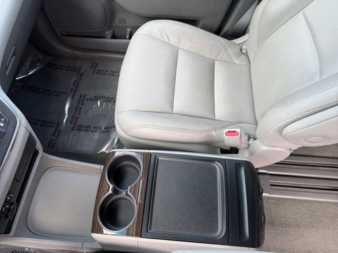 Used 2017 Toyota Sienna XLE Premium image 14