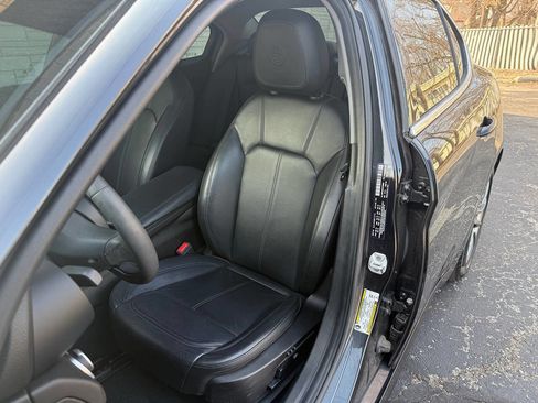 Used 2019 Alfa Romeo Giulia image 11