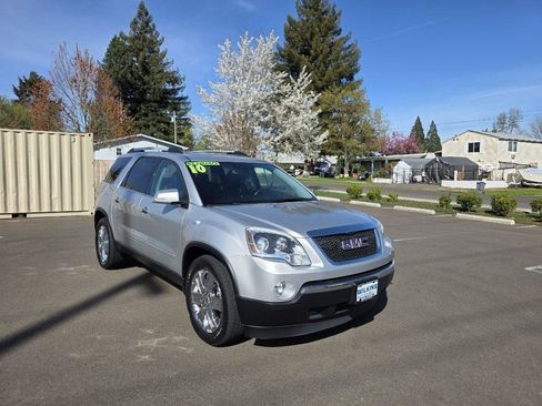 Used 2010 GMC Acadia SLT w/ Technology Package AWD/4WD image 3