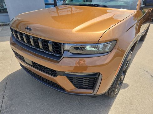 New 2026 Jeep Grand Cherokee L Limited w/ Limited Altitude Package AWD/4WD image 55