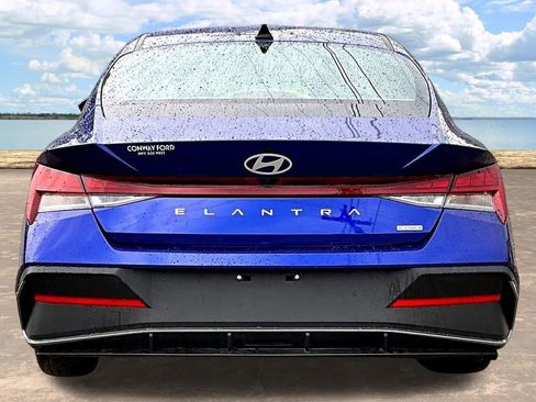 Used 2024 Hyundai Elantra Blue FWD image 7