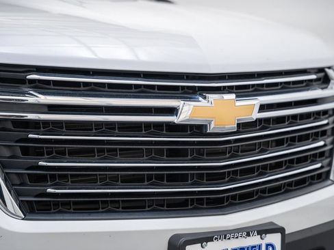 Used 2023 Chevrolet Traverse LT AWD/4WD image 13