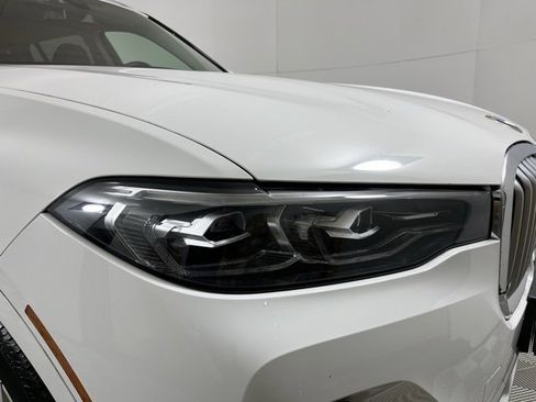 Used 2021 BMW X7 xDrive40i w/ Cold Weather Package image 25