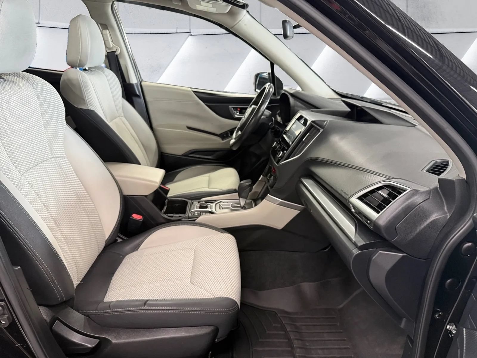 Used 2019 Subaru Forester Premium w/ All-Weather Package AWD/4WD image 17