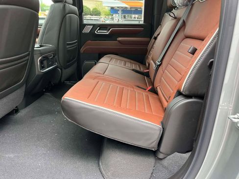 New 2026 GMC Sierra 2500 Denali Ultimate AWD/4WD image 17