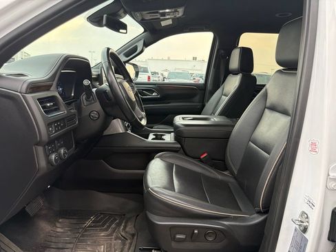 Used 2023 Chevrolet Suburban Premier AWD/4WD image 2