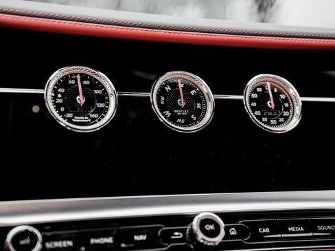 Used 2023 Bentley Continental GT V8 image 30