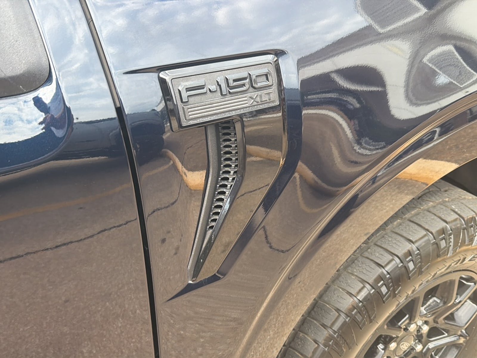 Used 2024 Ford F150 XLT w/ Equipment Group 302A MID AWD/4WD image 18