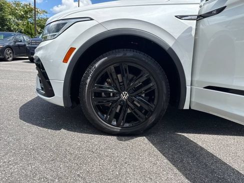 Used 2022 Volkswagen Tiguan SE R-Line AWD/4WD image 27