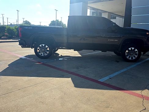 Used 2025 Chevrolet Silverado 2500 Custom w/ Custom Convenience Package AWD/4WD image 5