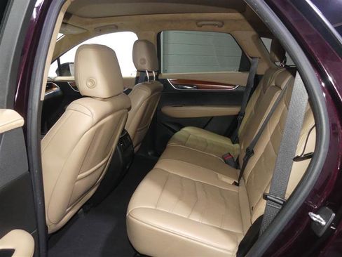 Used 2018 Cadillac XT5 Platinum w/ Driver Assist Package image 28