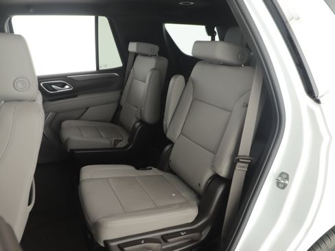 Used 2023 Chevrolet Tahoe LT w/ Luxury Package image 18